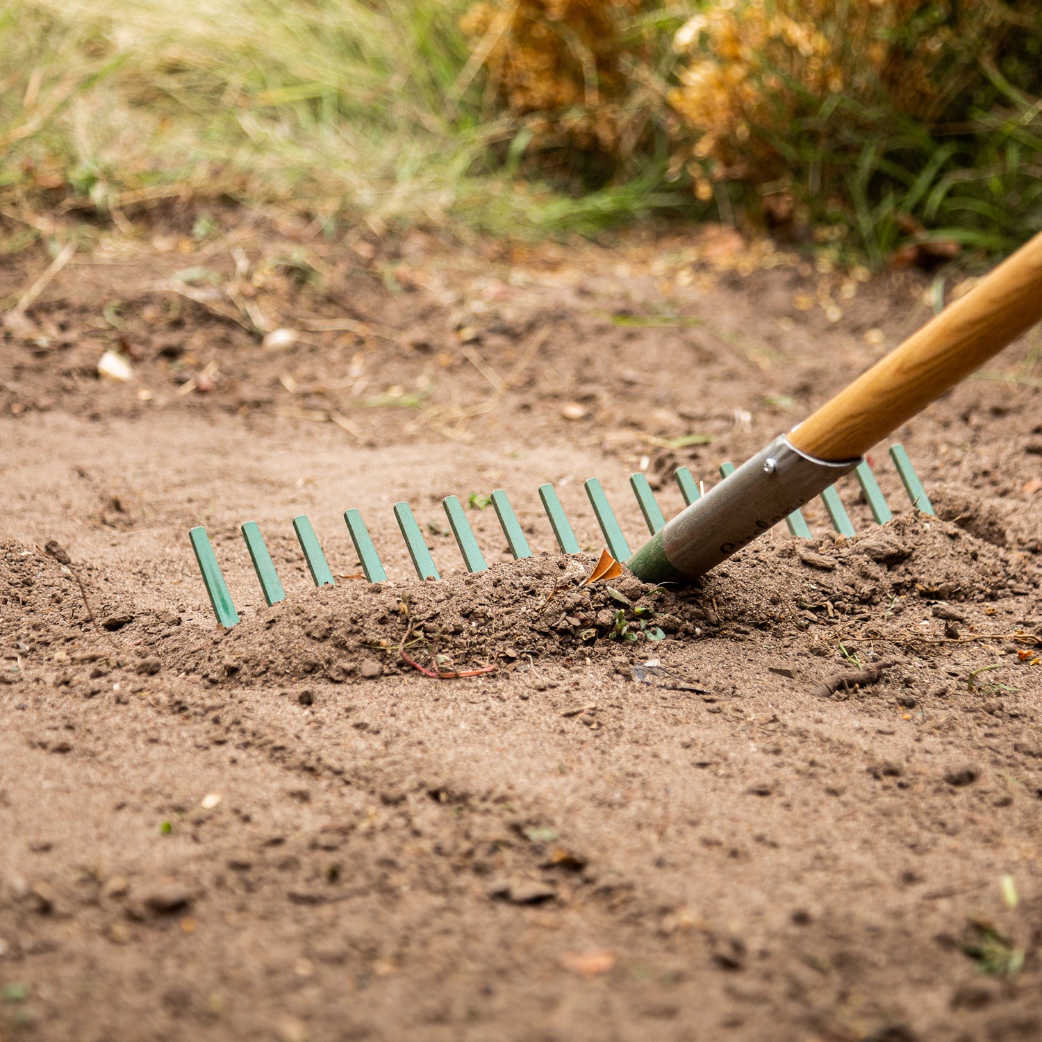 16T Landscape Rake