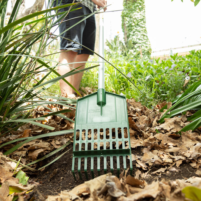 Rakes | Lawn & Leaf Rakes | Cyclone Tools