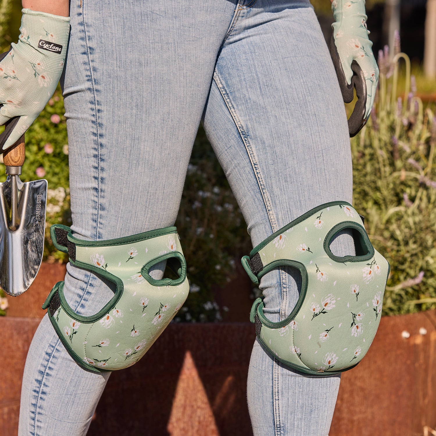 Neoprene Dandelion Knee Pads