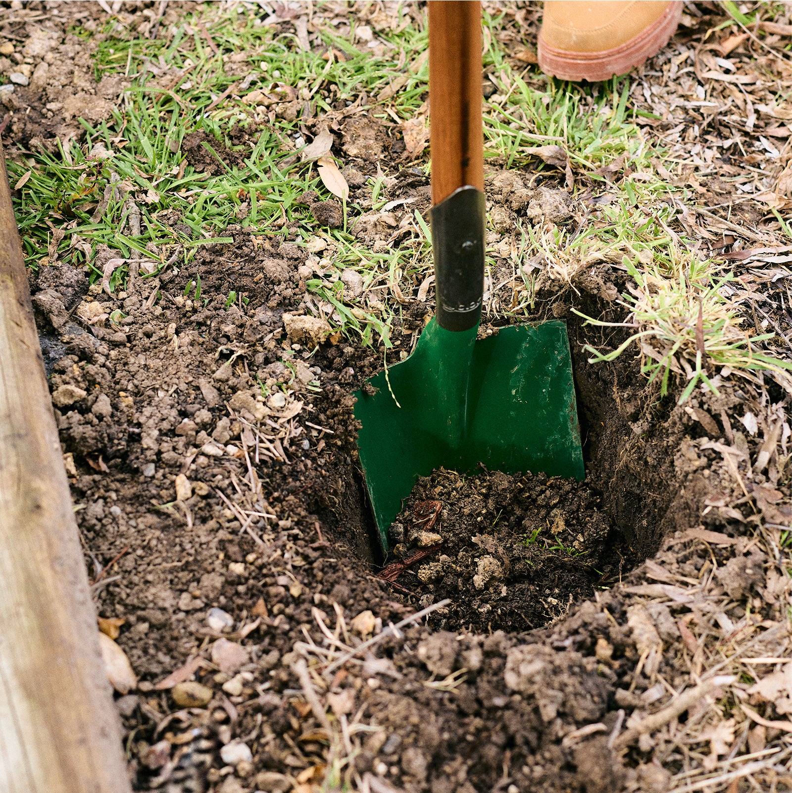 Digging Tools Example Round Mouth Post Hole Shovel for Fast Digging - Cyclone Tools