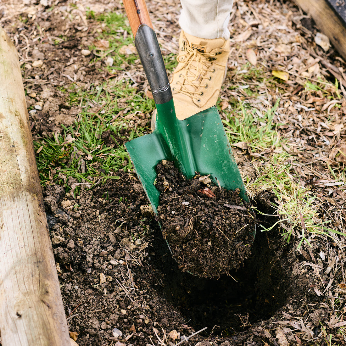 Digging Tools Example Shovels, Picks & Mattocks - Cyclone Tools