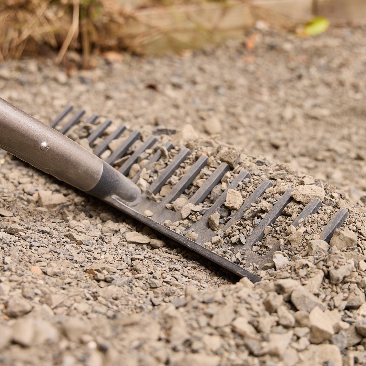 Cyclone Landscaping Rake Long Handle Fibreglass Landscape Rake – Cyclone Tools