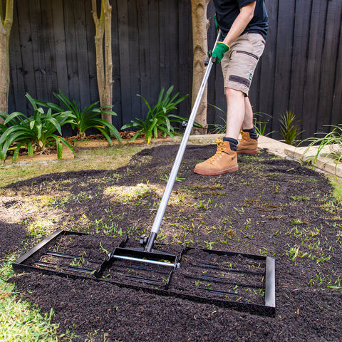760mm Soil Spreader