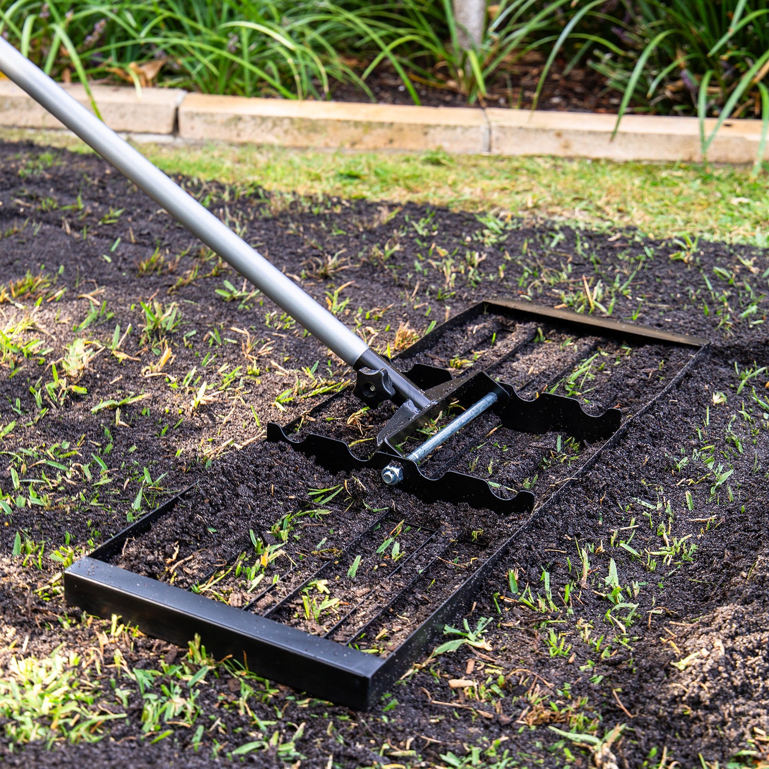 760mm Soil Spreader